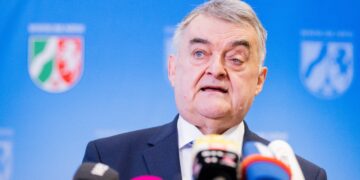 Was hat Reul am Auge